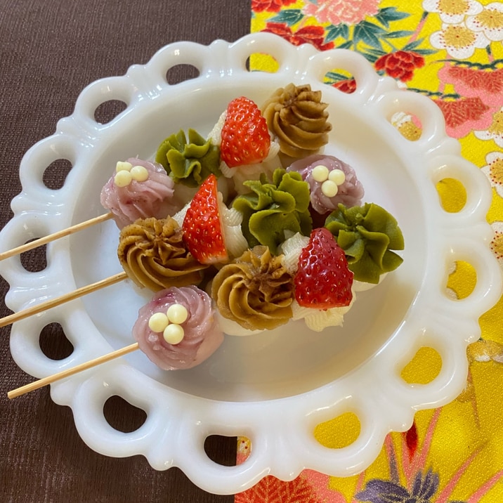 白あんでできる!いちご入り♡可愛い♡カラフルだんご
